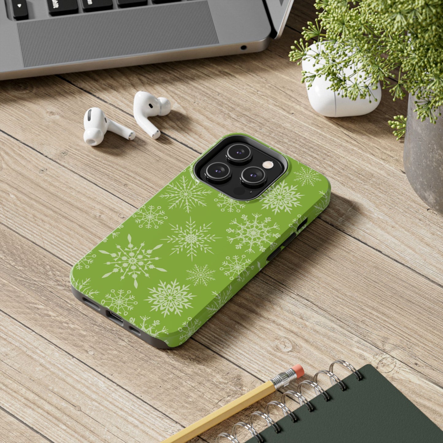 Green Snowflake Pattern – iPhone Series Case