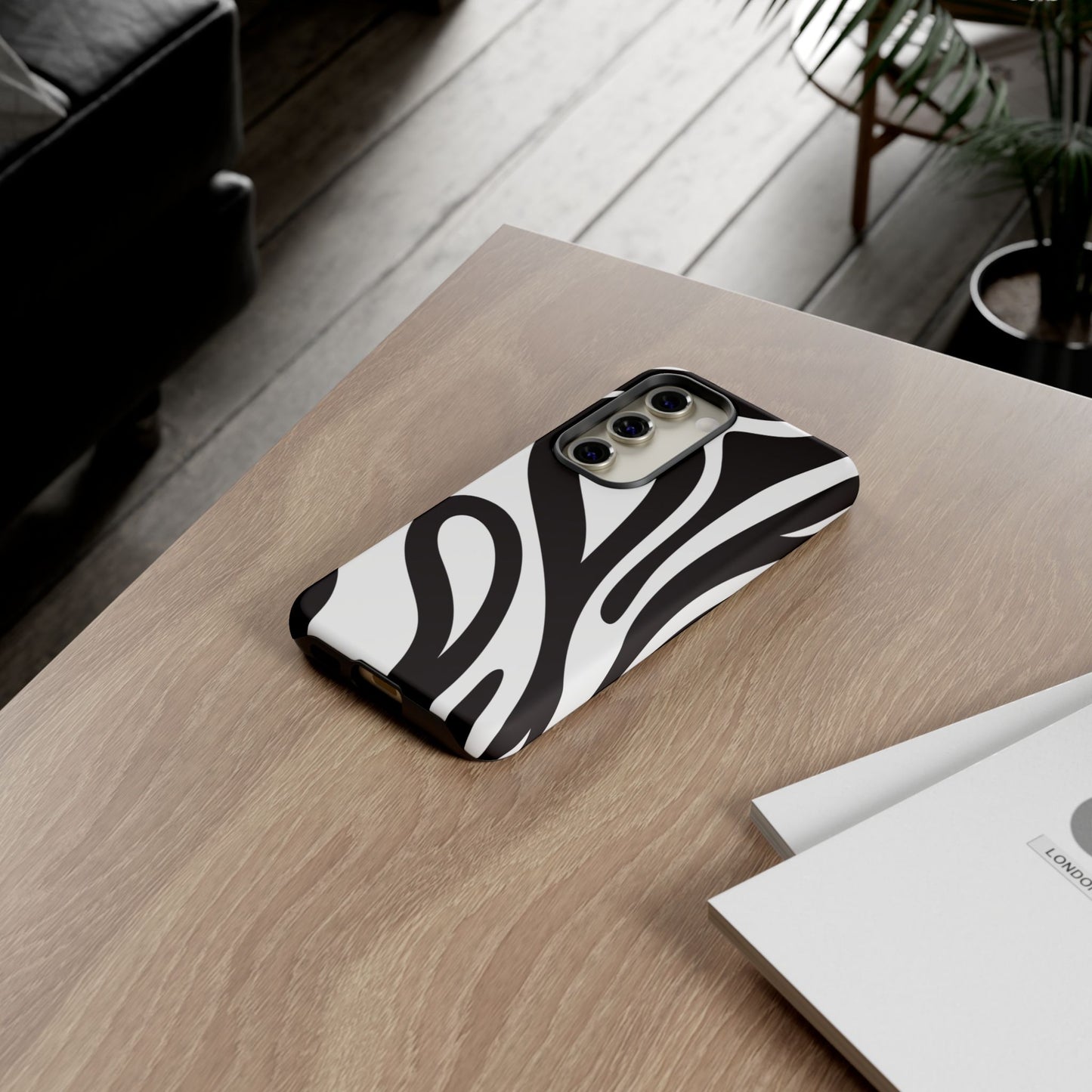Modern Black and White Abstract Tough Samsung Galaxy Case – Bold Graphic Pattern with Dual-Layer Protection