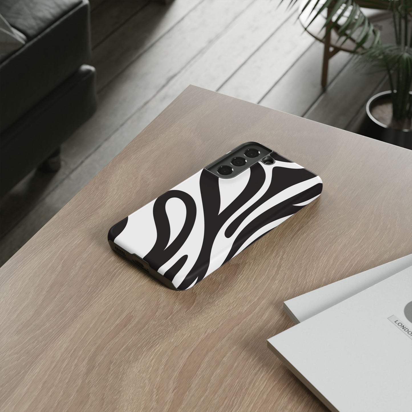 Modern Black and White Abstract Tough Samsung Galaxy Case – Bold Graphic Pattern with Dual-Layer Protection