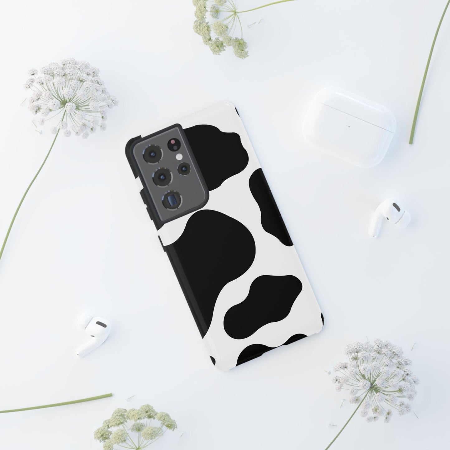 Chic Cow Print Tough Samsung Galaxy Case – Trendy Monochrome Animal Pattern with Dual-Layer Protection