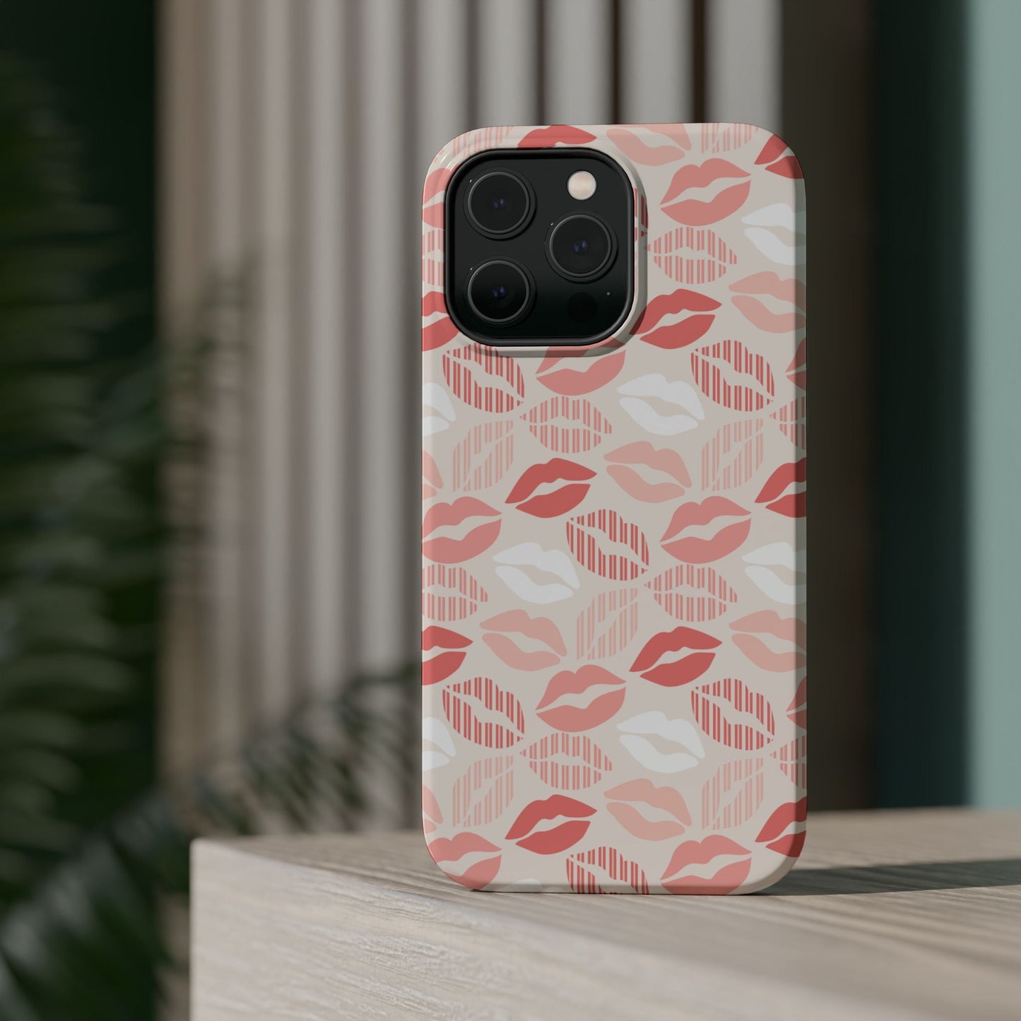 Kiss of Love MagSafe iPhone Case - BOGO Cases