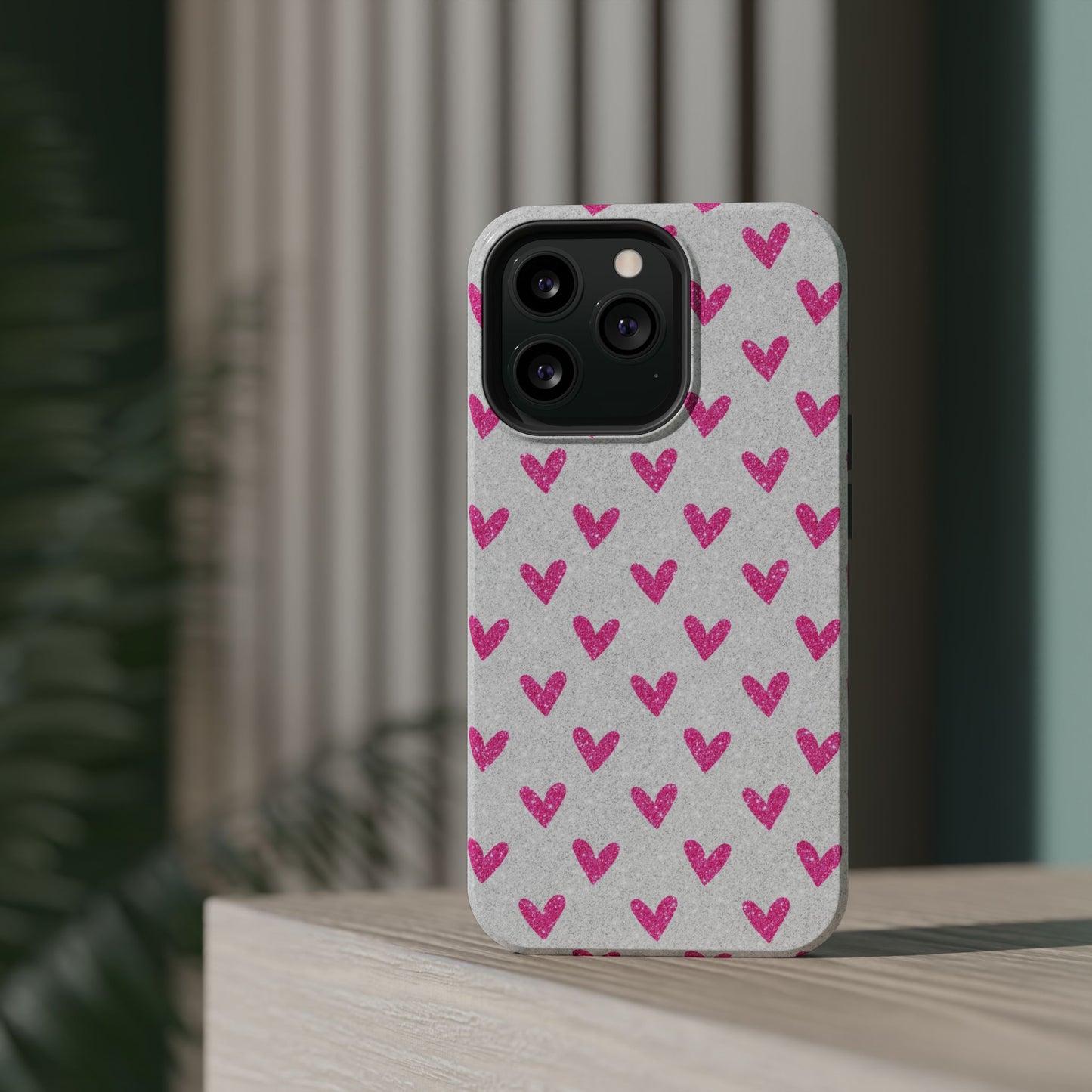 Pink Hearts on Glitter Silver – MagSafe iPhone Case