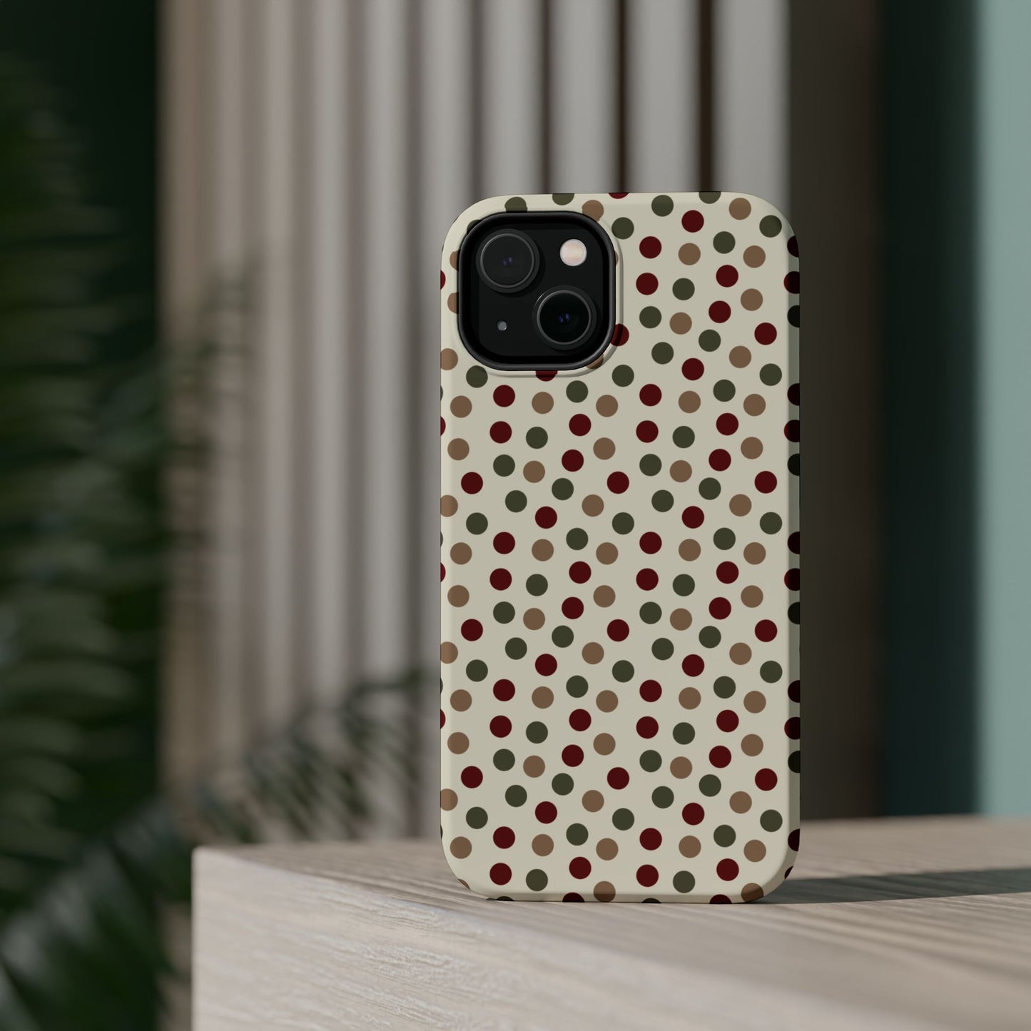 Festive Red & Green Polka Dots on Cream – MagSafe iPhone Case