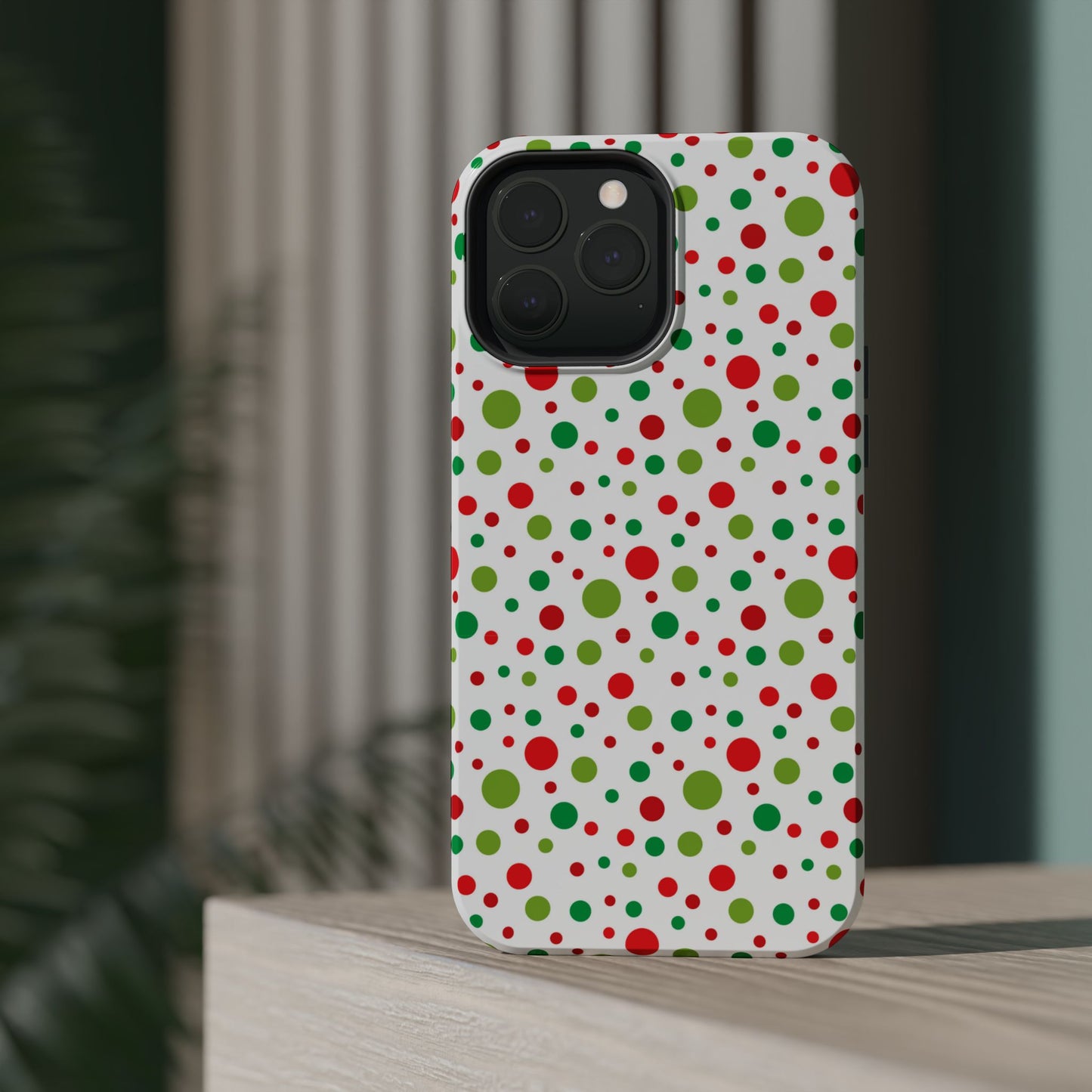 Red & Green Christmas Polka Dots – MagSafe iPhone Case