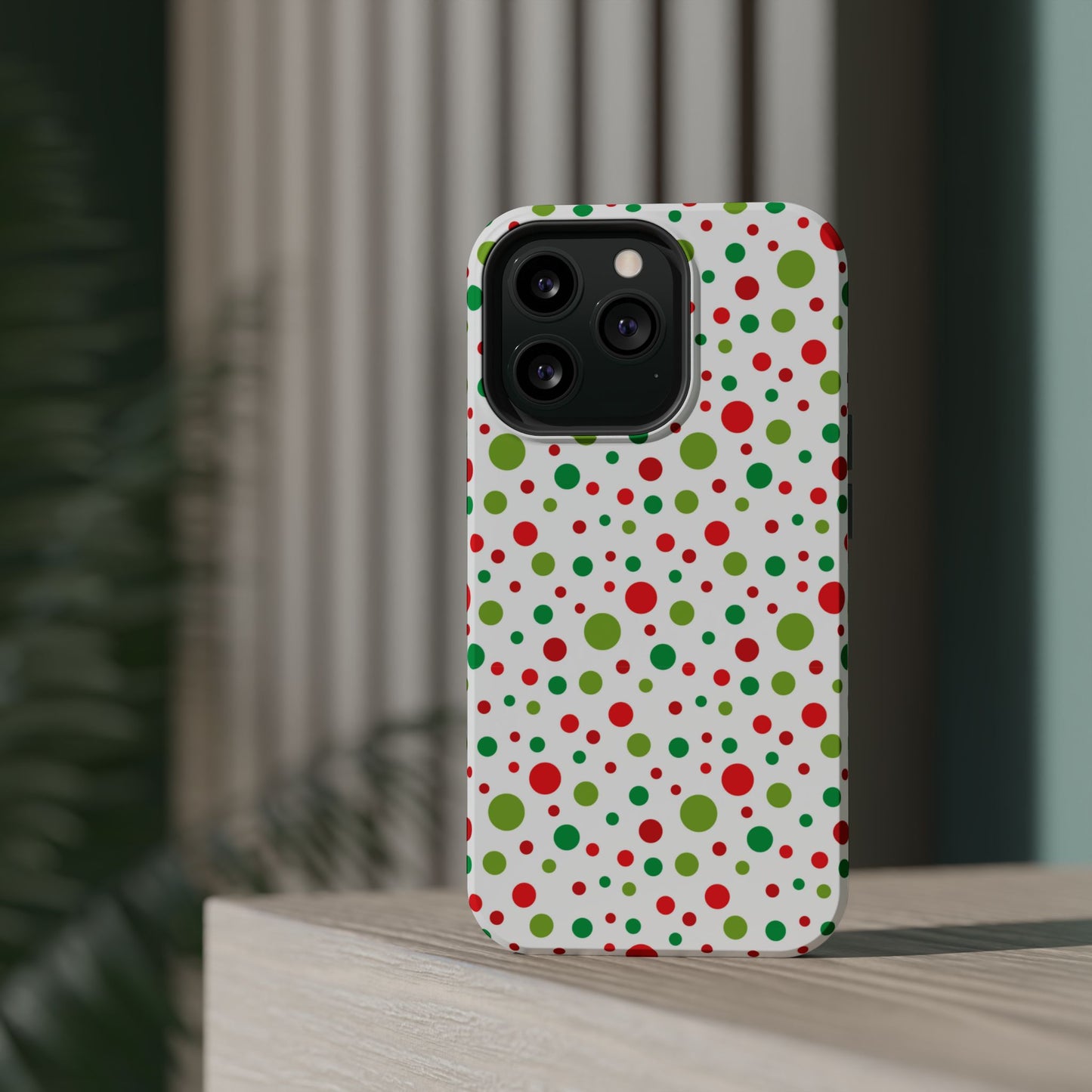 Red & Green Christmas Polka Dots – MagSafe iPhone Case