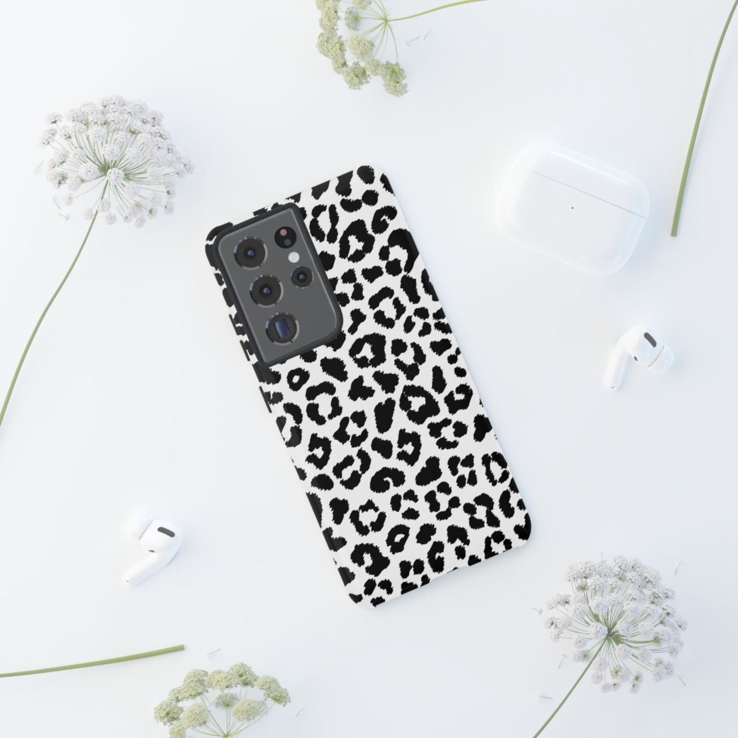 Monochrome Leopard Print Tough Samsung Galaxy Case – Classic Black and White Design with Dual-Layer Protection