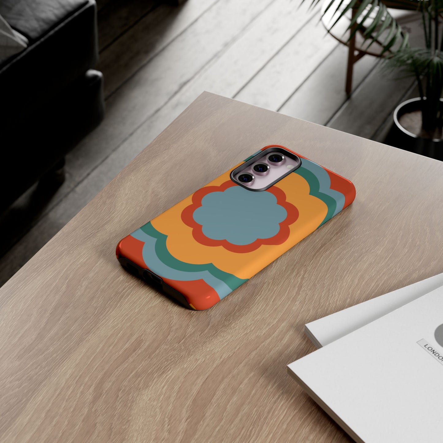 Retro Flower Power Samsung Galaxy Case – Bold 70s-Inspired Design with Dual-Layer Protection