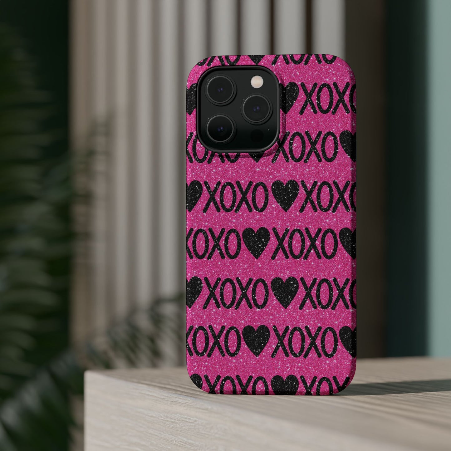 XOXO Glitter Hearts MagSafe Case