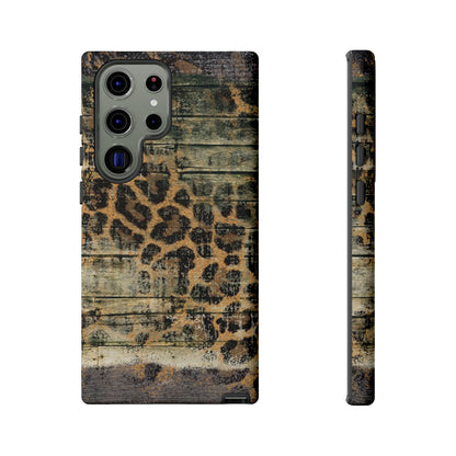 Rustic Wood and Leopard Print Tough Samsung Galaxy Case – Distressed Western Design with Dual-Layer Protection