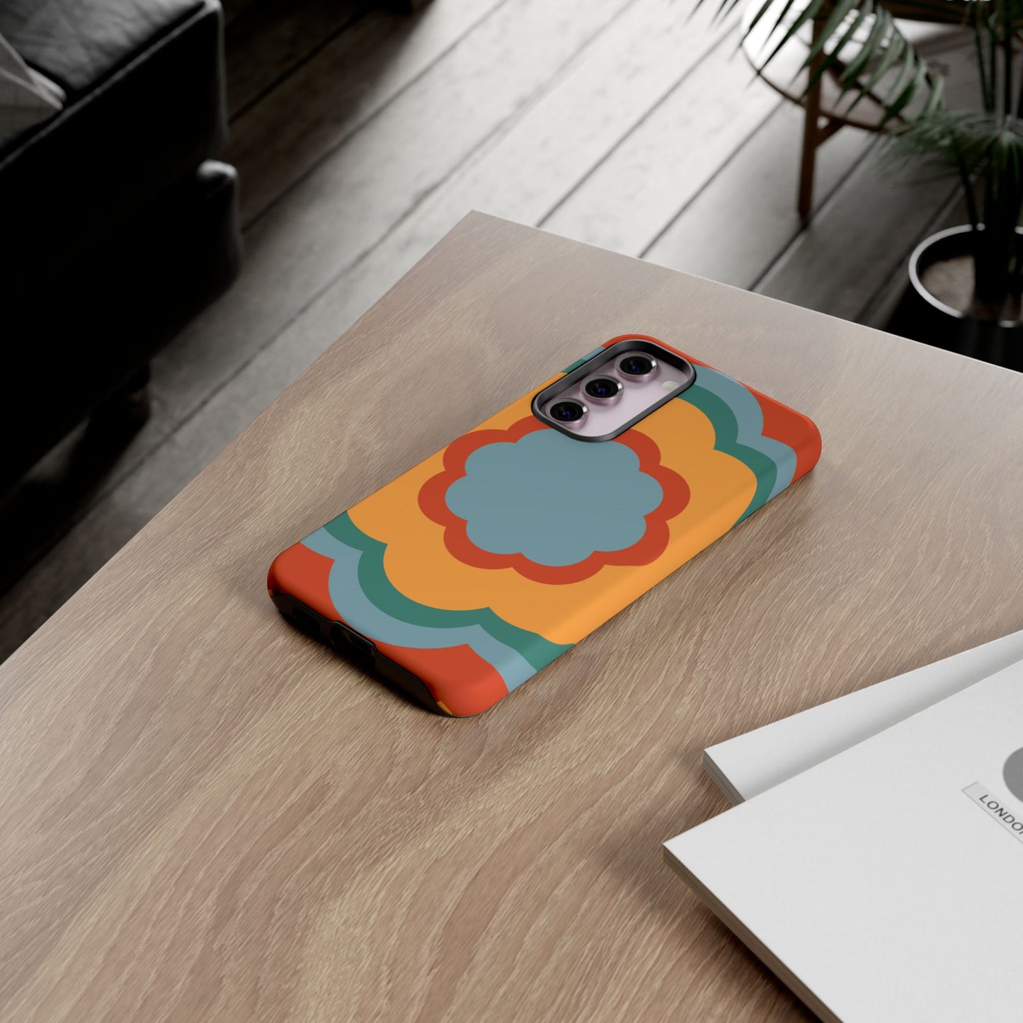 Retro Flower Power Samsung Galaxy Case – Bold 70s-Inspired Design with Dual-Layer Protection