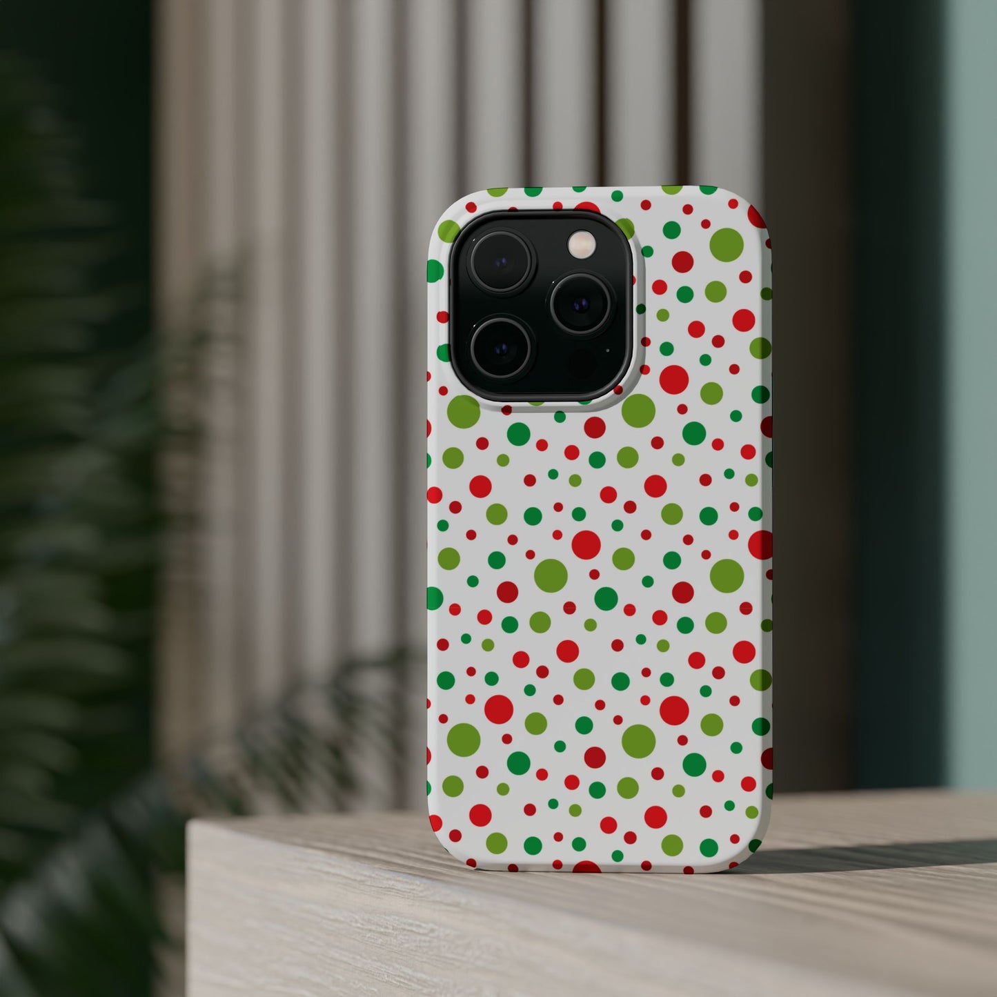 Red & Green Christmas Polka Dots – MagSafe iPhone Case