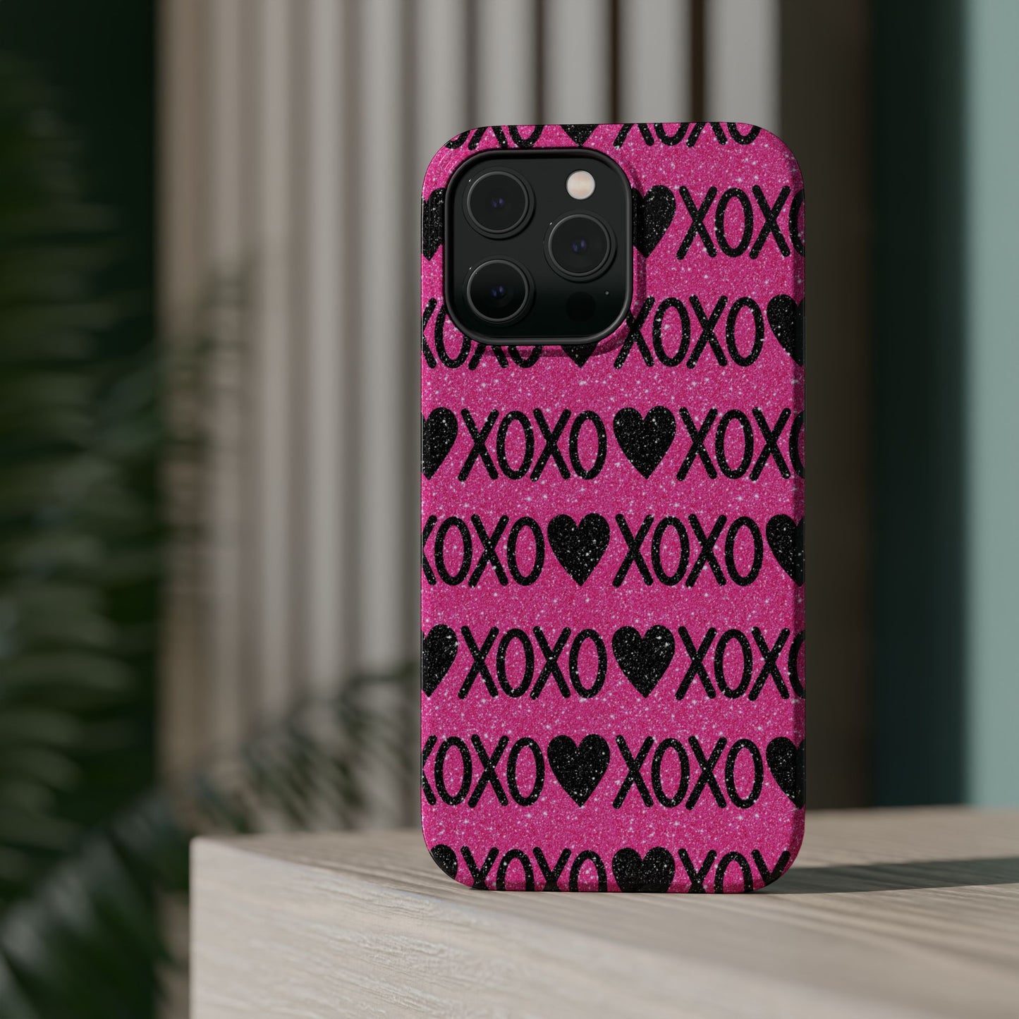 XOXO Glitter Hearts MagSafe Case