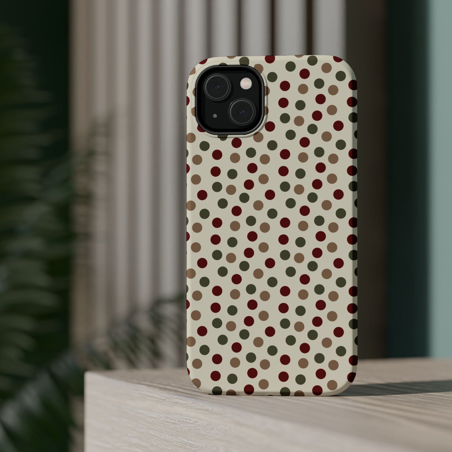 Festive Red & Green Polka Dots on Cream – MagSafe iPhone Case