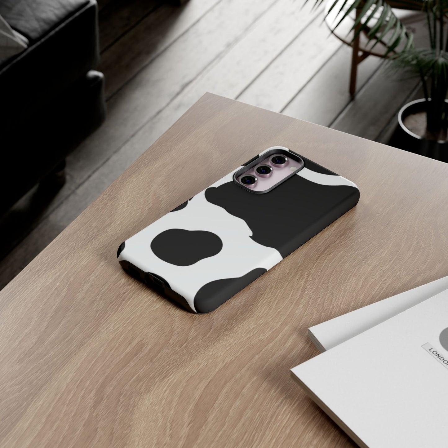 Bold Black and White Cow Print Tough Samsung Galaxy Case – Modern Animal Pattern with Dual-Layer Protection