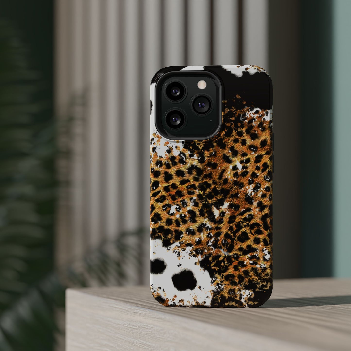 Bold Leopard Ink Splash - MagSafe iPhone Series Case