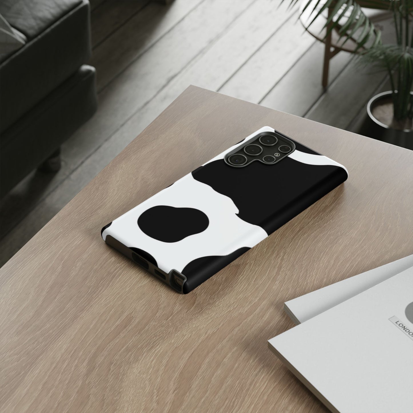 Bold Black and White Cow Print Tough Samsung Galaxy Case – Modern Animal Pattern with Dual-Layer Protection