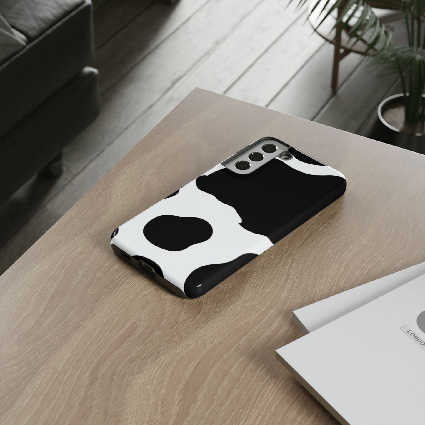 Bold Black and White Cow Print Tough Samsung Galaxy Case – Modern Animal Pattern with Dual-Layer Protection