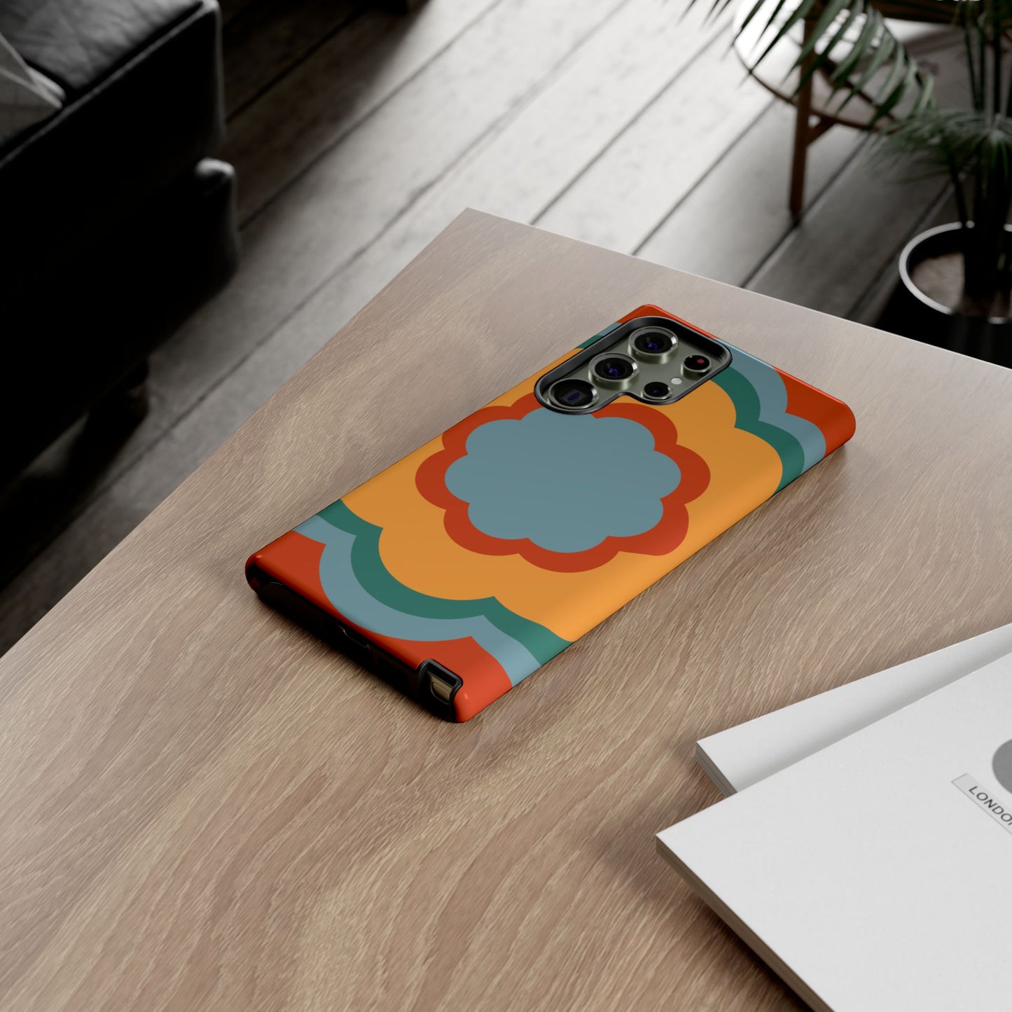 Retro Flower Power Samsung Galaxy Case – Bold 70s-Inspired Design with Dual-Layer Protection