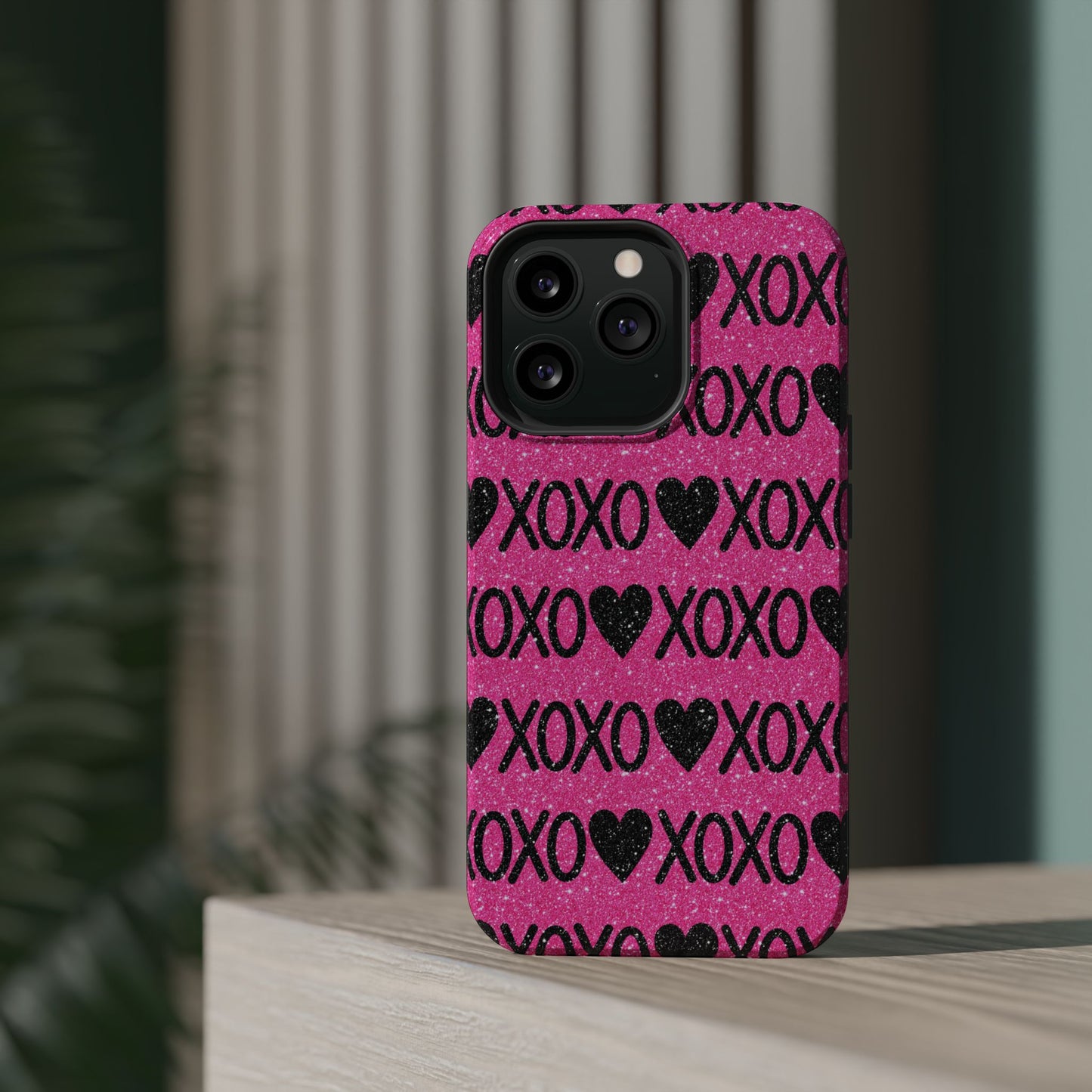 XOXO Glitter Hearts MagSafe Case