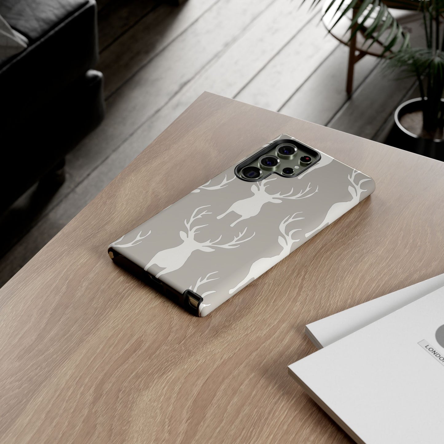 Minimalist Deer Silhouette Pattern – Samsung Galaxy Series Case
