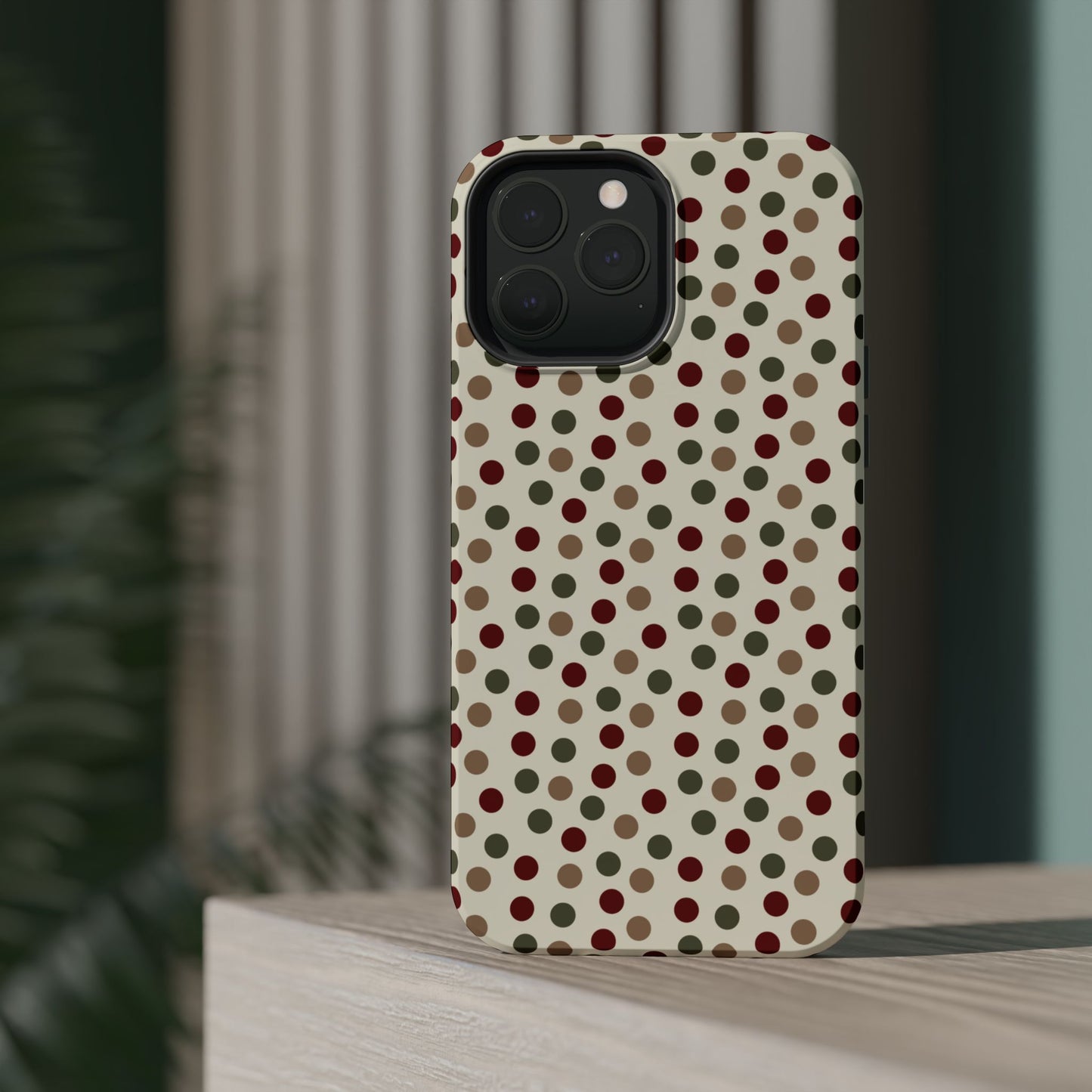 Festive Red & Green Polka Dots on Cream – MagSafe iPhone Case